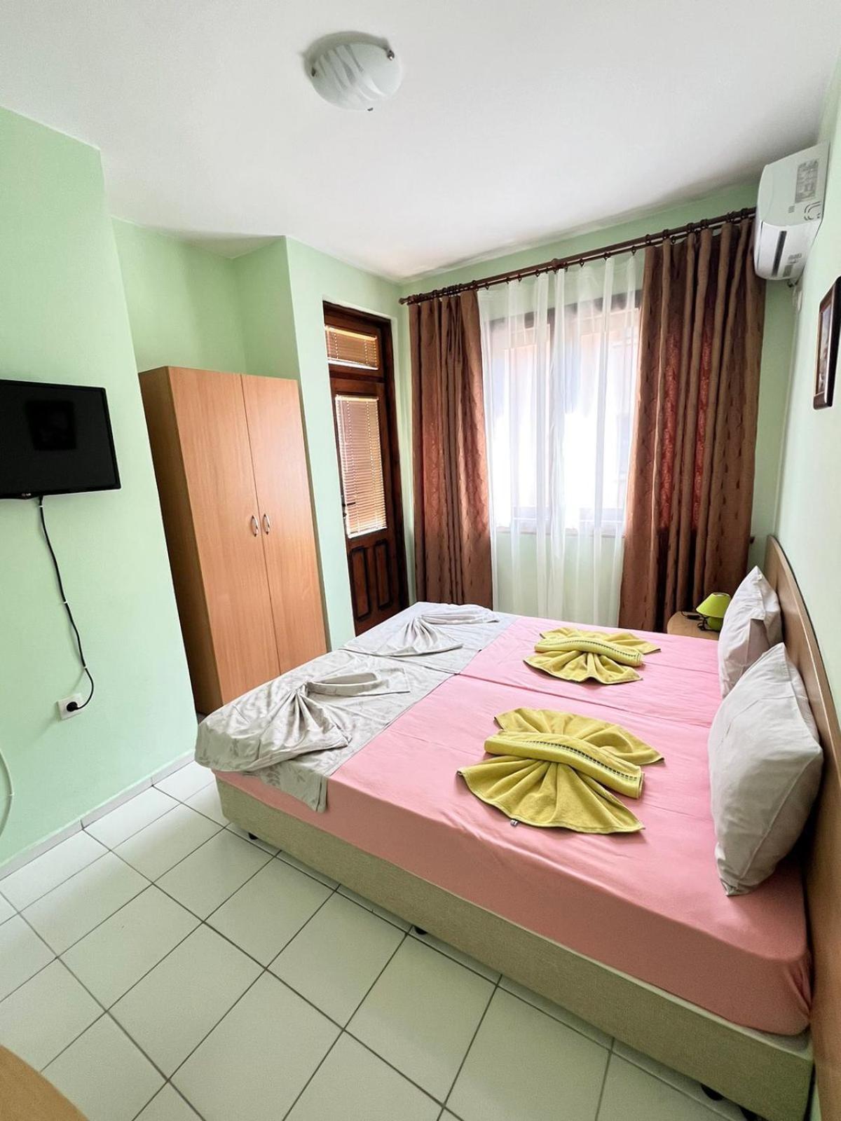 Paradise Černomorec Pokoj fotografie